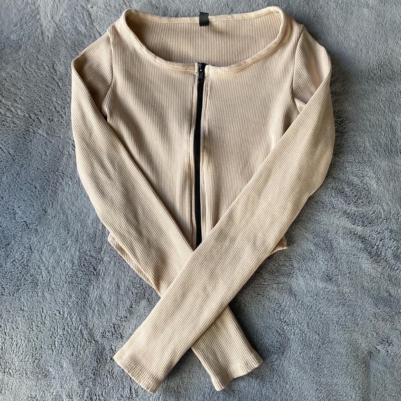 Long sleeve zipper top - Picture 1 of 4